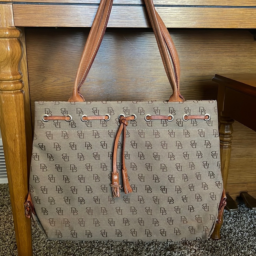 Vintage Dooney and Bourke Tulip Tassel Tote